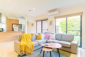 Modern Home in Central Oakleigh East